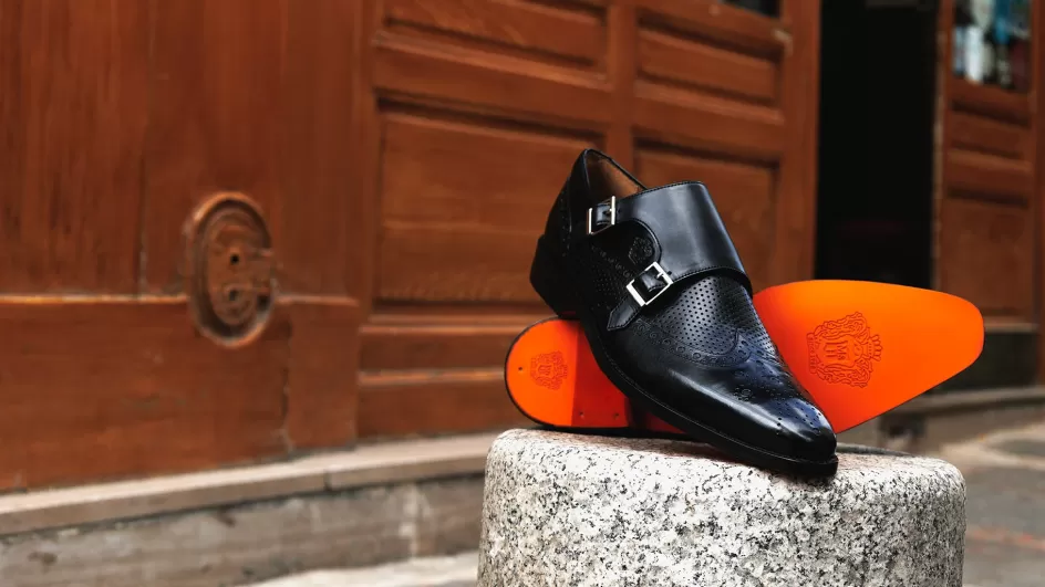 Martin 2 | Melvin & Hamilton Discount