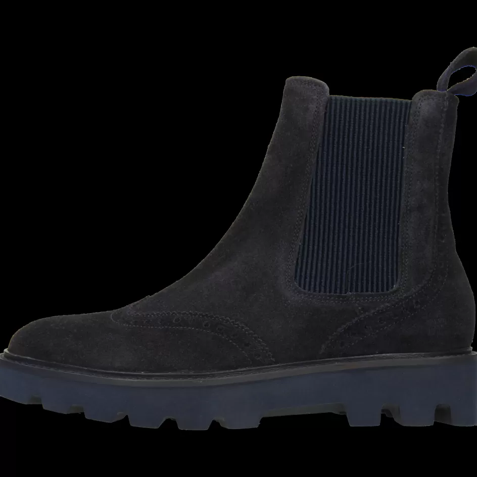 Sally 112 | Melvin & Hamilton Store